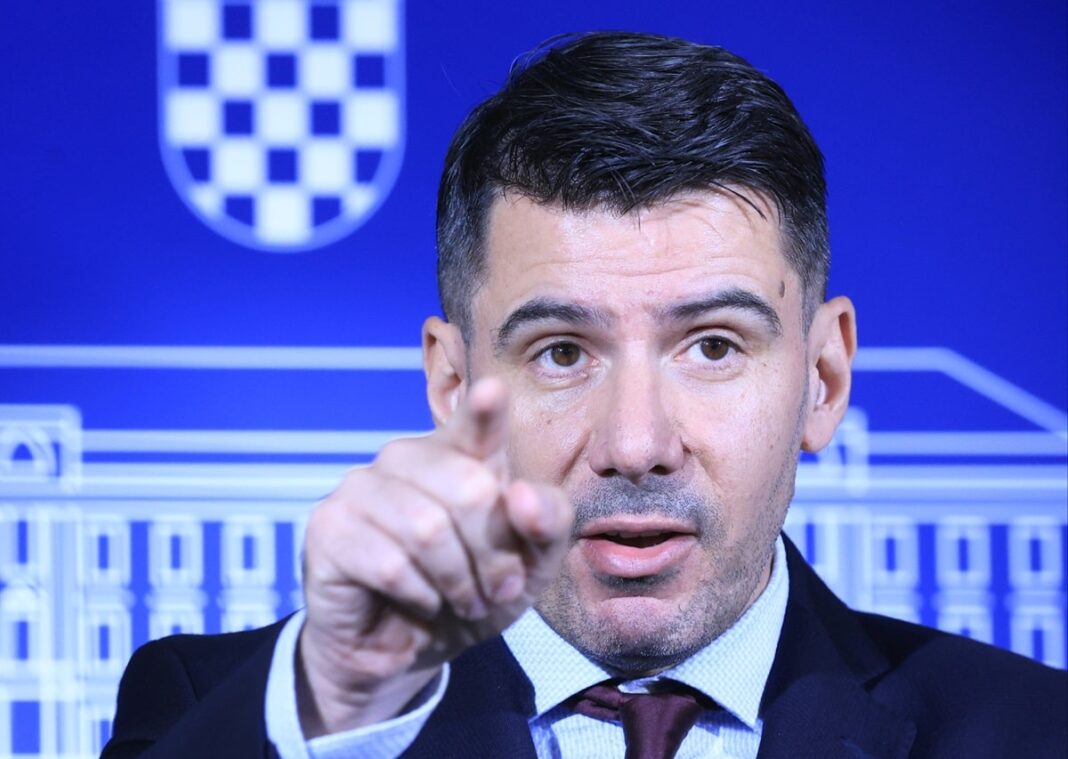Grmoja prozvao Vladu: Zašto su nalazi o otpadu objavljeni tek nakon prosvjeda? Grmoja prozvao Vladu: Zašto su nalazi o otpadu objavljeni tek nakon prosvjeda?