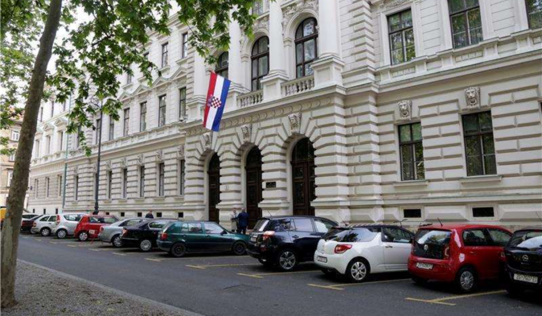 Svećenici rehabilitirani, a njihov krvnik i dalje ima ulicu na Jarunu Svećenici rehabilitirani, a njihov krvnik i dalje ima ulicu na Jarunu