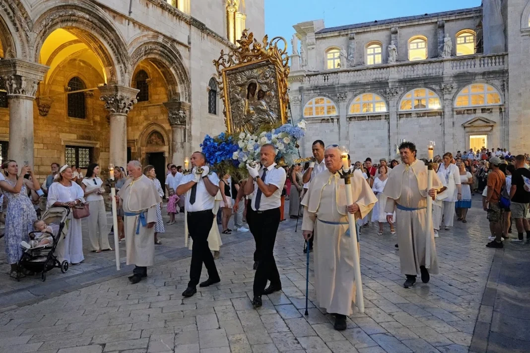 Fotogalerija proslave Gospe od Porata u Dubrovniku Fotogalerija proslave Gospe od Porata u Dubrovniku
