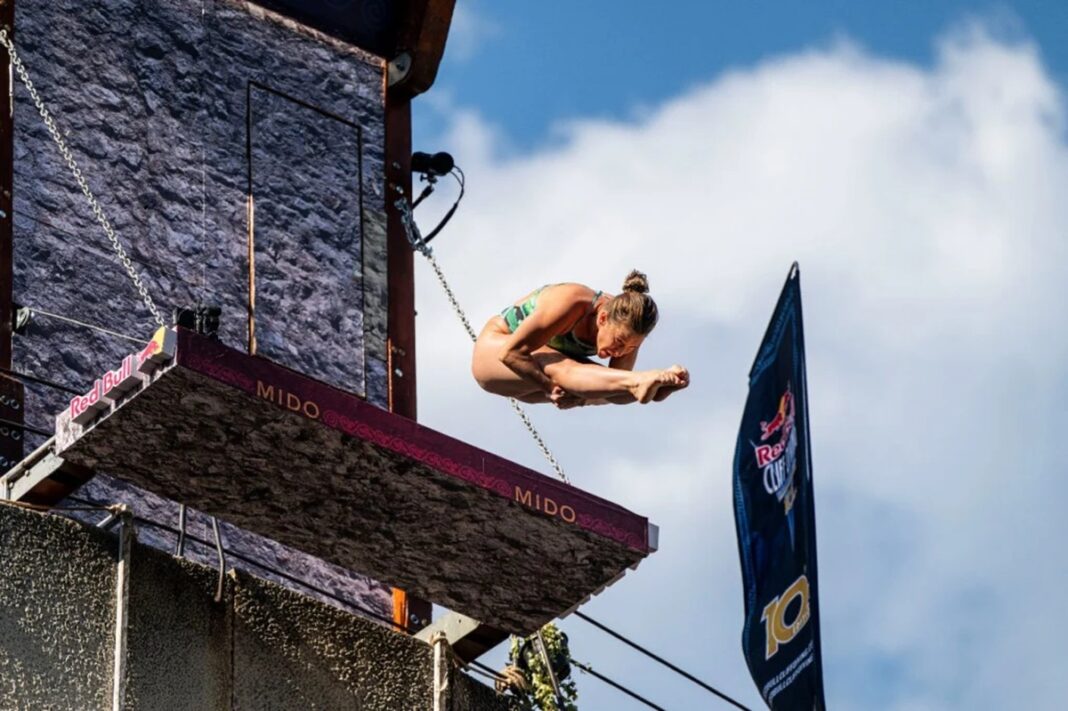 Slavlje Popovicija i Iffland na jubilarnom desetom Red Bull Cliff Divingu u Mostaru Slavlje Popovicija i Iffland na jubilarnom desetom Red Bull Cliff Divingu u Mostaru